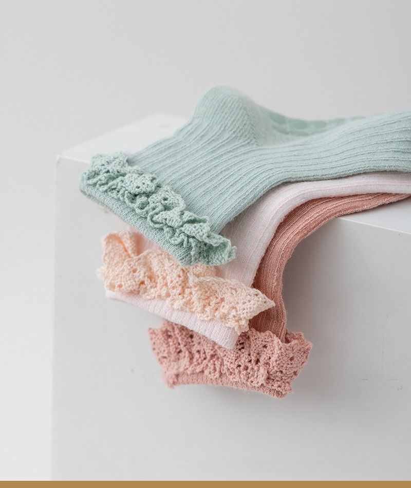 Newborn adhesive anti slip spring and autumn cotton socks for infants and young children aged 0-6 months, princess lace socks for babies, floor socks for babies