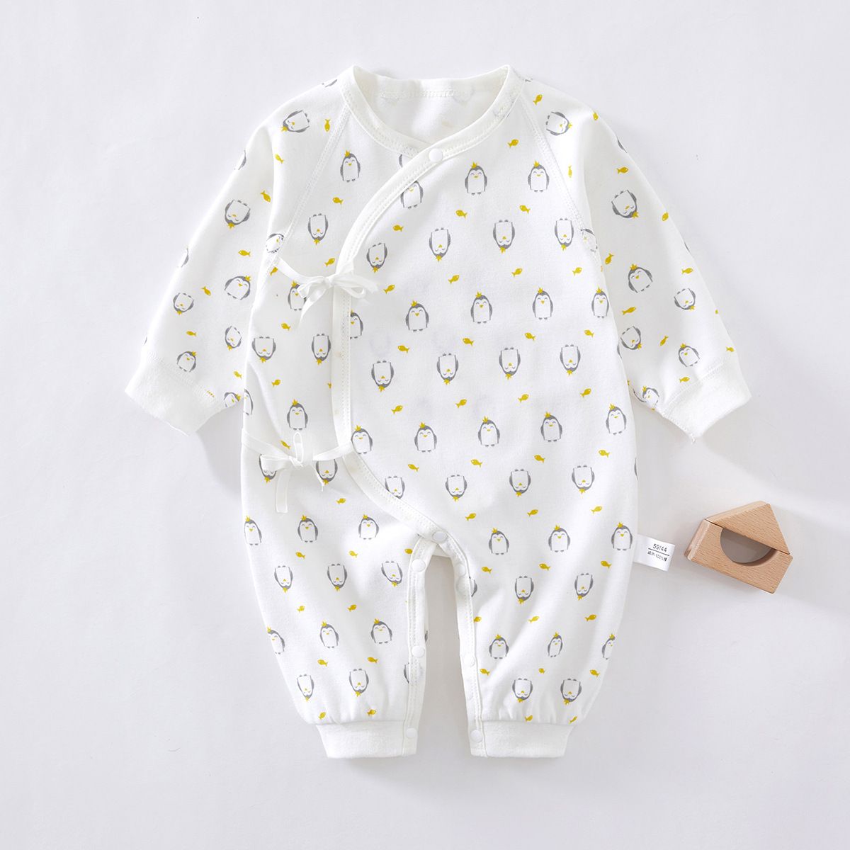 Newborn baby spring and autumn jumpsuit, pure cotton crawling suit, newborn baby monk suit, newborn baby butterfly suit