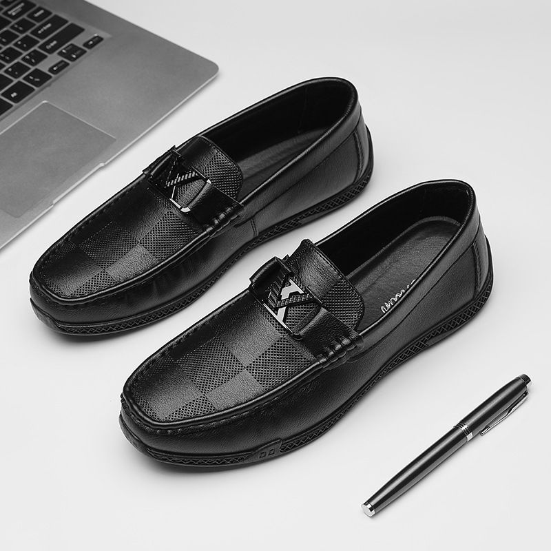 Spring new men's bean shoes, one foot casual leather shoes with soft sole, breathable and fashionable business loafers, men's loafers