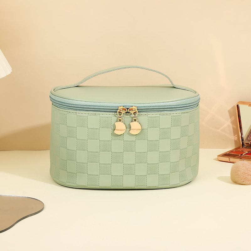 Minimally designed checkerboard makeup bag for women with a high-end feel, large capacity storage bag, waterproof handheld travel portable toiletry bag