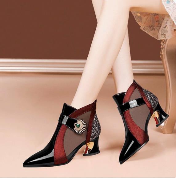 Spring/Summer New Women's Fashion Sexy Pointed Coarse Heel Sandals Coarse Heel Baotou Cool Boots Middle Heel Mesh Boots Hollow Mesh Boots Women's Shoes