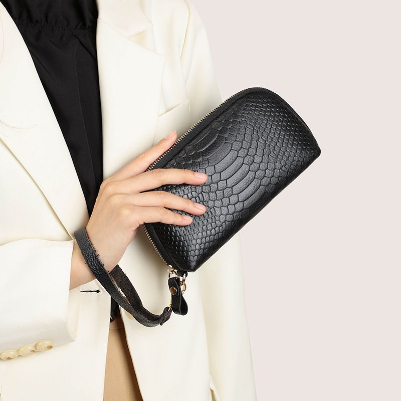 Ladies' Crocodile Pattern Genuine Leather Handbag New Long Zipper Phone Head Cover Leather Wallet