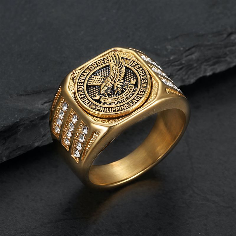 Men's titanium steel never fading ring, stainless steel vacuum gold-plated diamond inlaid eagle domineering men's ring