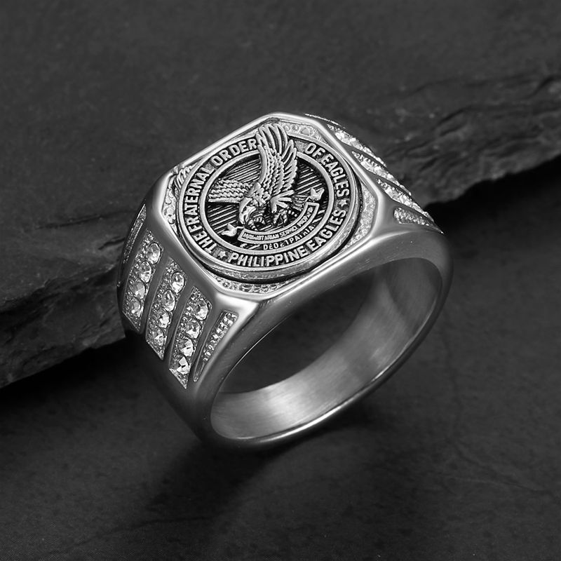Men's titanium steel never fading ring, stainless steel vacuum gold-plated diamond inlaid eagle domineering men's ring