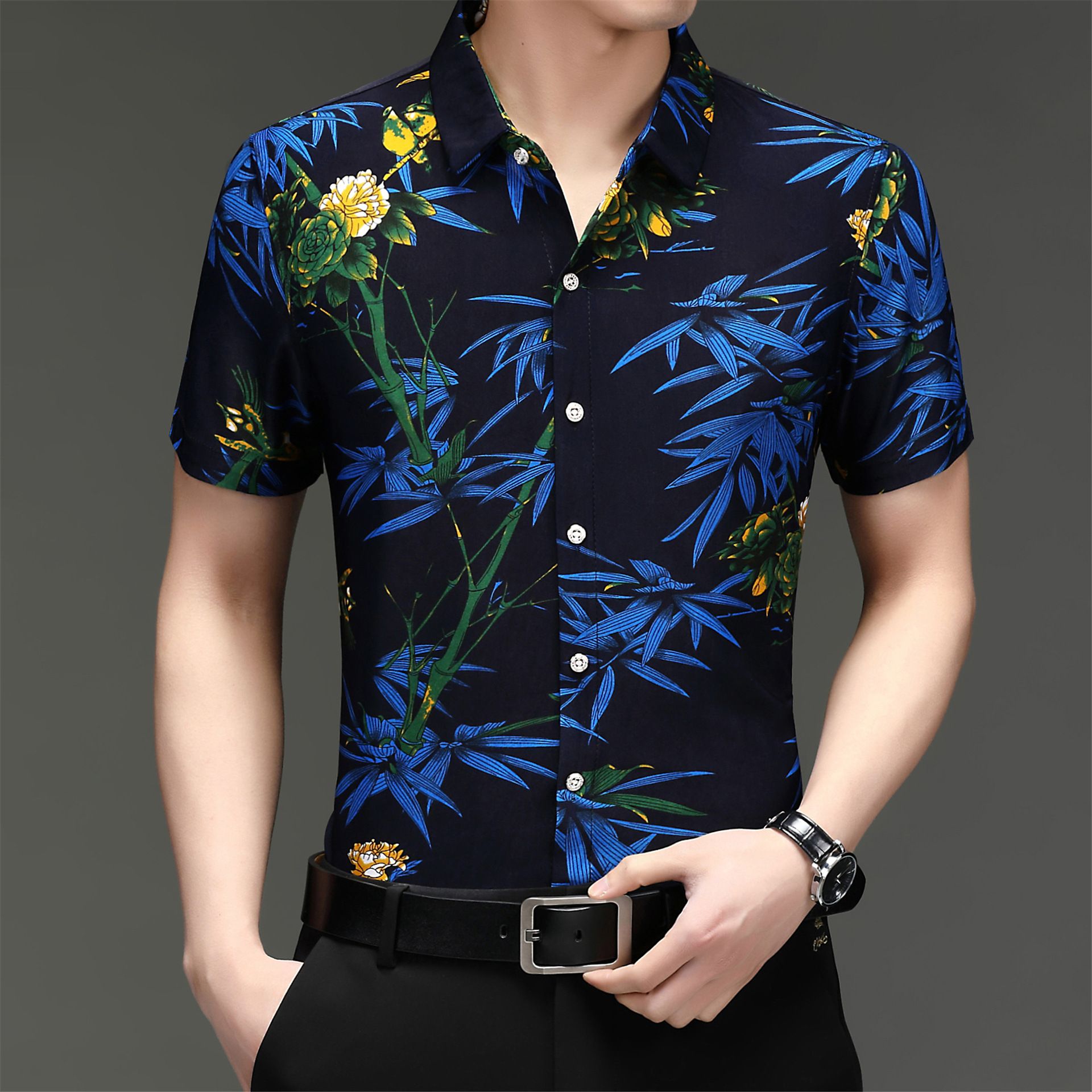 New men's summer business short sleeved shirt with fashionable retro printed short sleeved shirt for men's wear