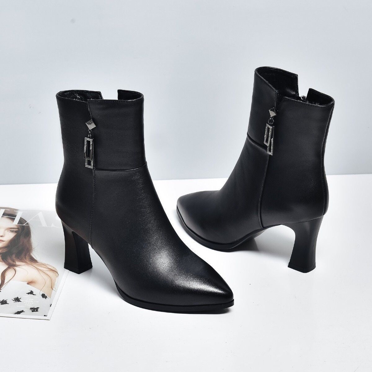 Women’s Warm and Durable Boots for Spring and Autumn: Chunky-Heeled High-Heels, Fashionable Height-Enhancing Shoes, Chunky-Heeled Women’s Boots