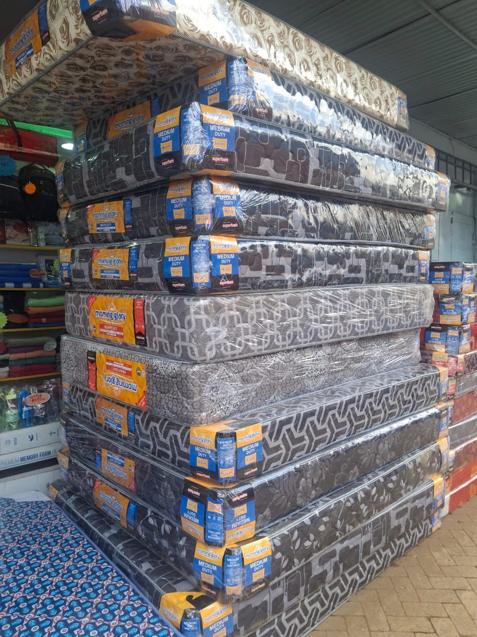 Superfoam Plain Medium Density Mattress 
Size 3.5 ft x6 ft (6 Inch Mattress).