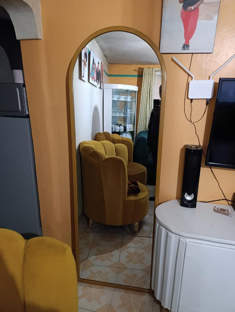 Premium Arched Full-Body Mirror – 2x6 Feet with Stand ✨