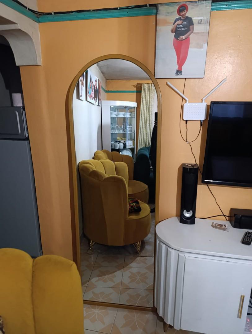 Premium Arched Full-Body Mirror – 2x6 Feet with Stand ✨