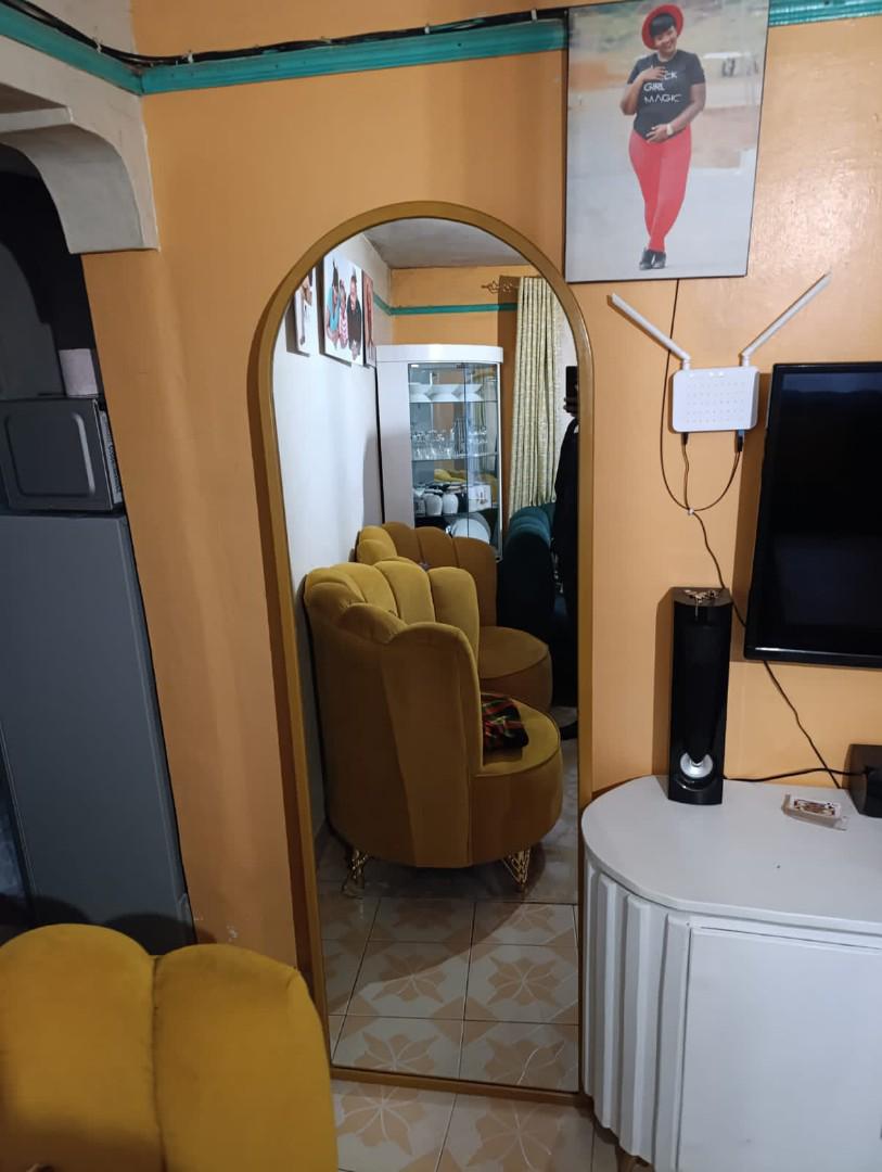 Premium Arched Full-Body Mirror – 2x6 Feet with Stand ✨