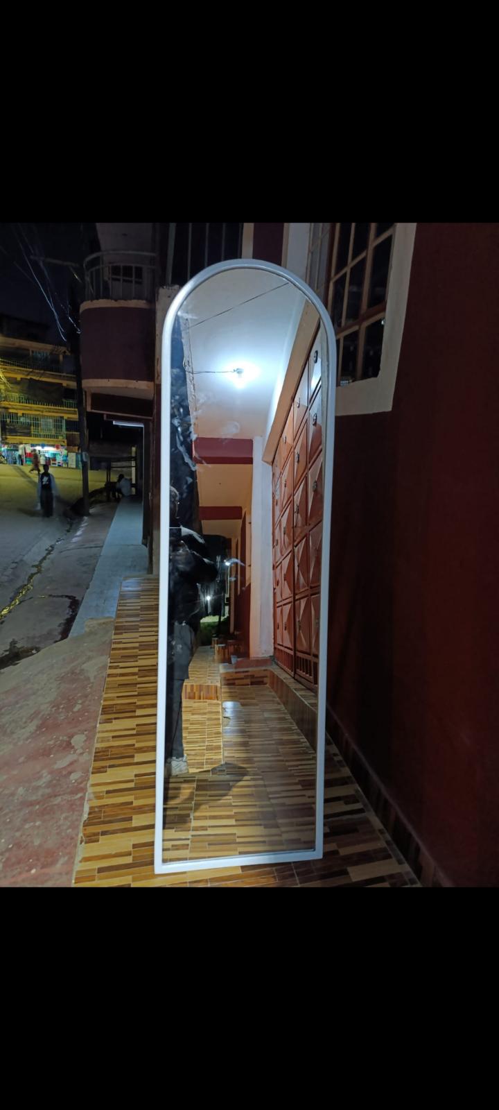 Modern Arched Full-Length Standing Mirror with Stand – whiteFrame (168 × 46 cm)