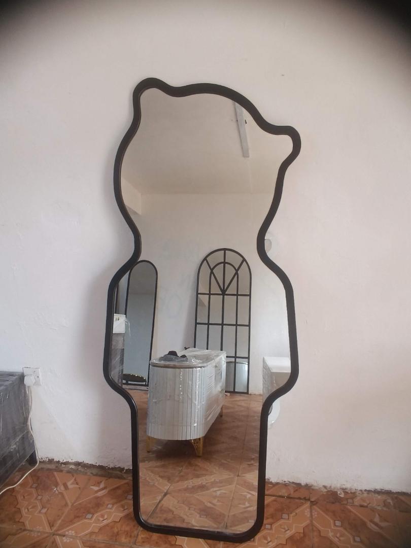 “Modern Irregular Full-Length Dressing Mirror with Black Frame”+own stand