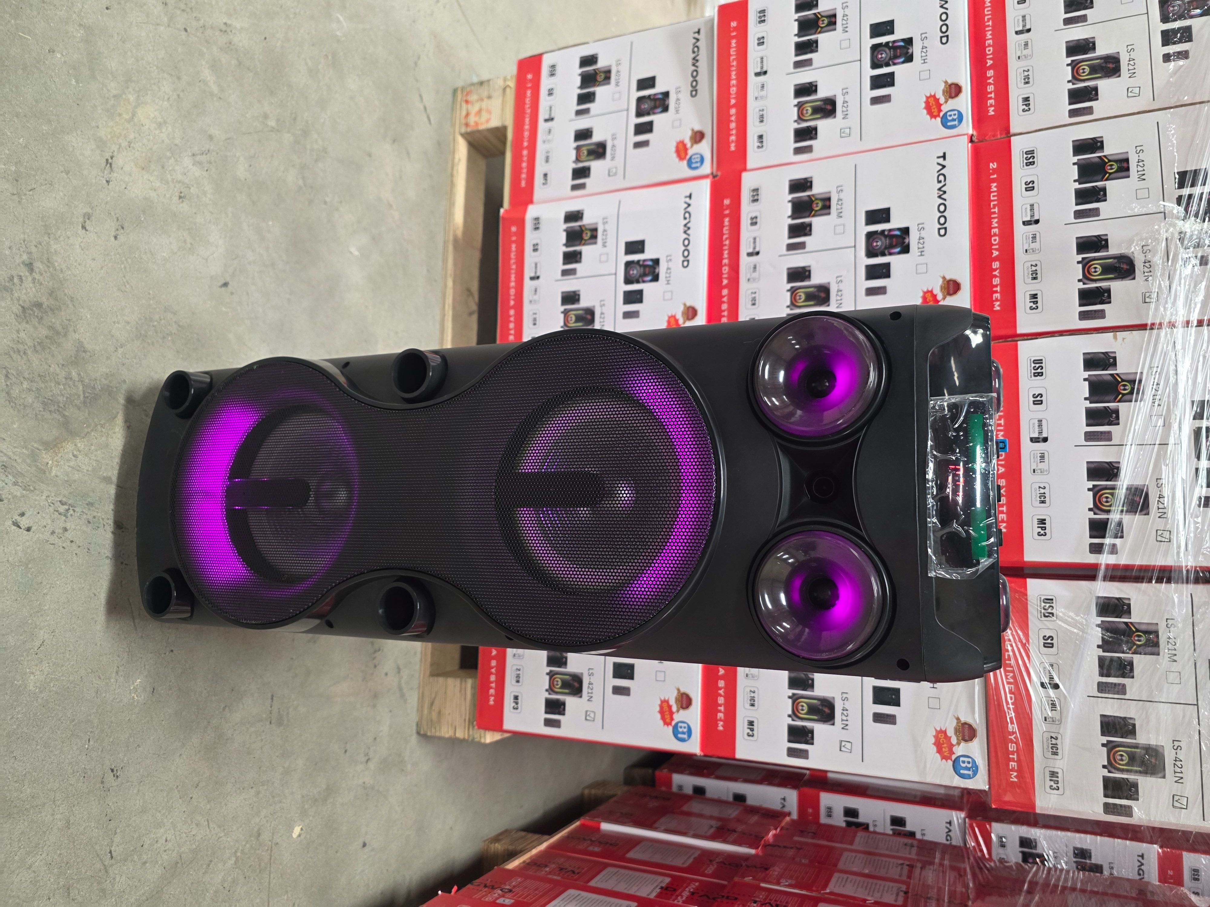 LTS-8B PORTABLE BEAT BOX RECHARGEABLE WITH USB/FM/BLUETOOTH AND WIRELESS MICROPHONE.