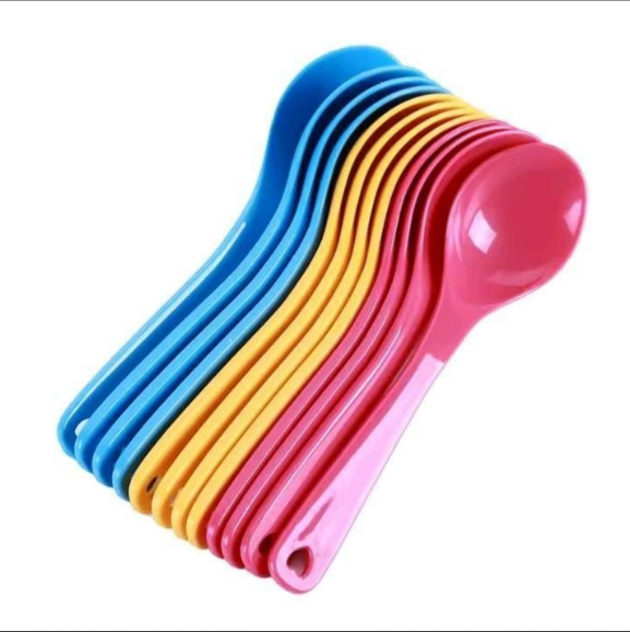 DEAL MOTO MOTO!!!   BPA Free plastic. 12 pcs high quality kitchen Portable coloured baby spoons