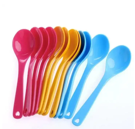DEAL MOTO MOTO!!!   BPA Free plastic. 12 pcs high quality kitchen Portable coloured baby spoons