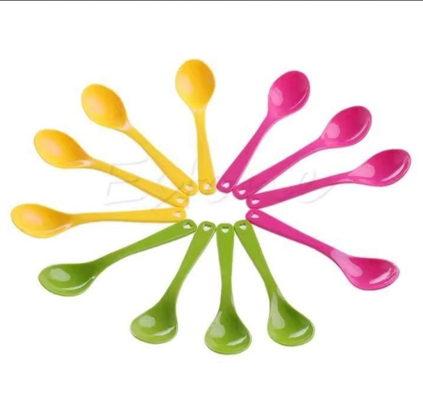 DEAL MOTO MOTO!!!   BPA Free plastic. 12 pcs high quality kitchen Portable coloured baby spoons