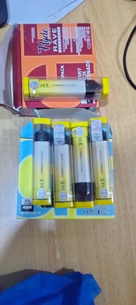 CARIBEAN COLADA  with this sleek 4000-puff, rechargeable vape. Prefilled and draw-activated, it's perfect for smooth, icy banana flavor all day. ON OFFER , CLEARANCE SALESON
