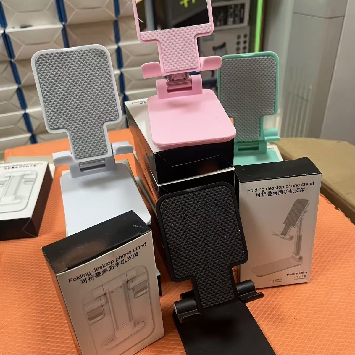 New Product Arrives Portable Foldable Lift Phone Stand Tablet Stand Phone Stand, Adjustable Angle and Height Phone Stand, Foldable Phone Stand Suitable for Desktop Installation Suitable for All Smartp