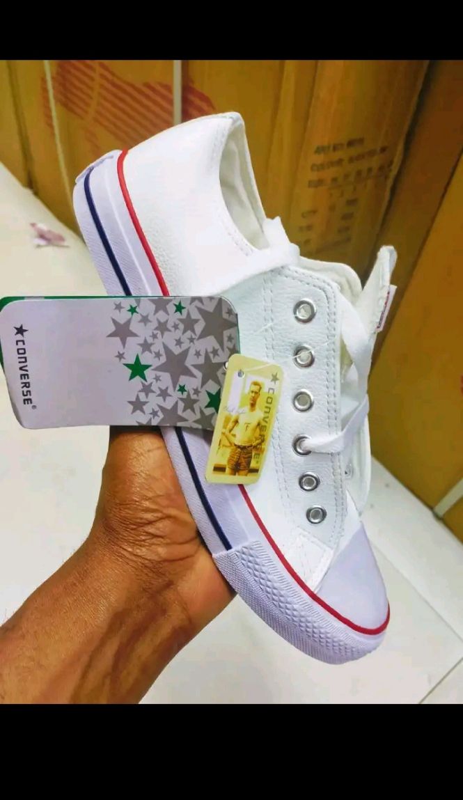 Trendy unisex Converse leather sneakers designed for comfort, style, and durability. Features include a cushioned insole, strong rubber sole. Available in sizes 36–43. Perfect for everyday wear.