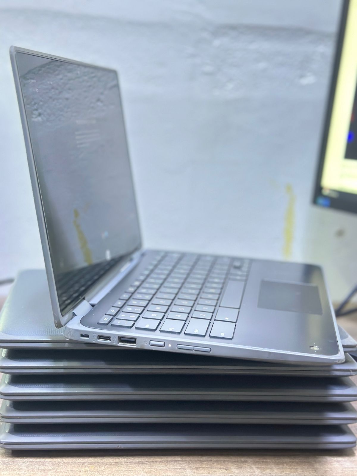 Hp Chromebook x360 TOUCH+FREE MOUSE 11G3 EE 11.6" Intel Celeron 32 GB SSD STORAGE 4GB RAM Durable and affordable laptop for students