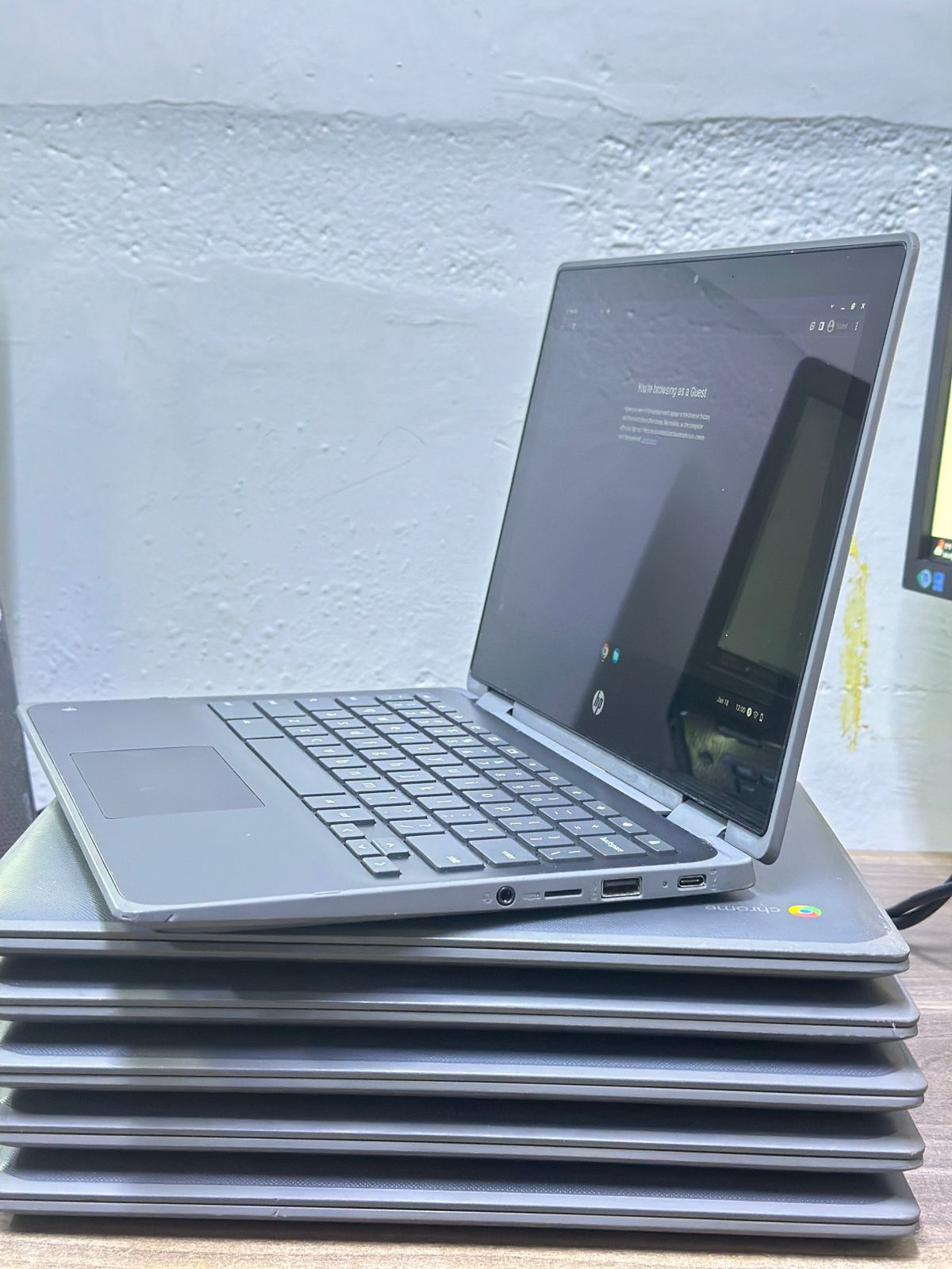 Hp Chromebook x360 TOUCH+FREE MOUSE 11G3 EE 11.6" Intel Celeron 32 GB SSD STORAGE 4GB RAM Durable and affordable laptop for students