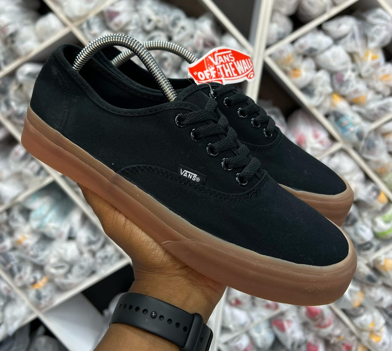 Fashion Vans Plain Sneakers – Black Variants – Unisex Casual Shoes – Comfortable Everyday Wear – Durable Sole – Restocked Sizes 37–45