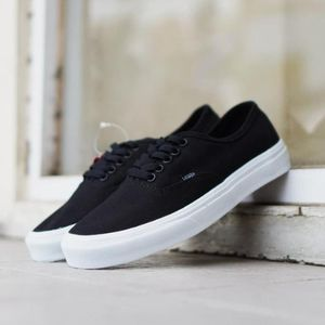 Fashion Vans Plain Sneakers – Black Variants – Unisex Casual Shoes – Comfortable Everyday Wear – Durable Sole – Restocked Sizes 37–45