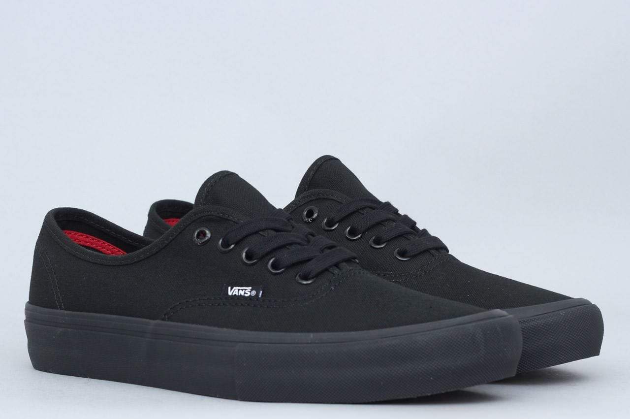 Fashion Vans Plain Sneakers – Black Variants – Unisex Casual Shoes – Comfortable Everyday Wear – Durable Sole – Restocked Sizes 37–45