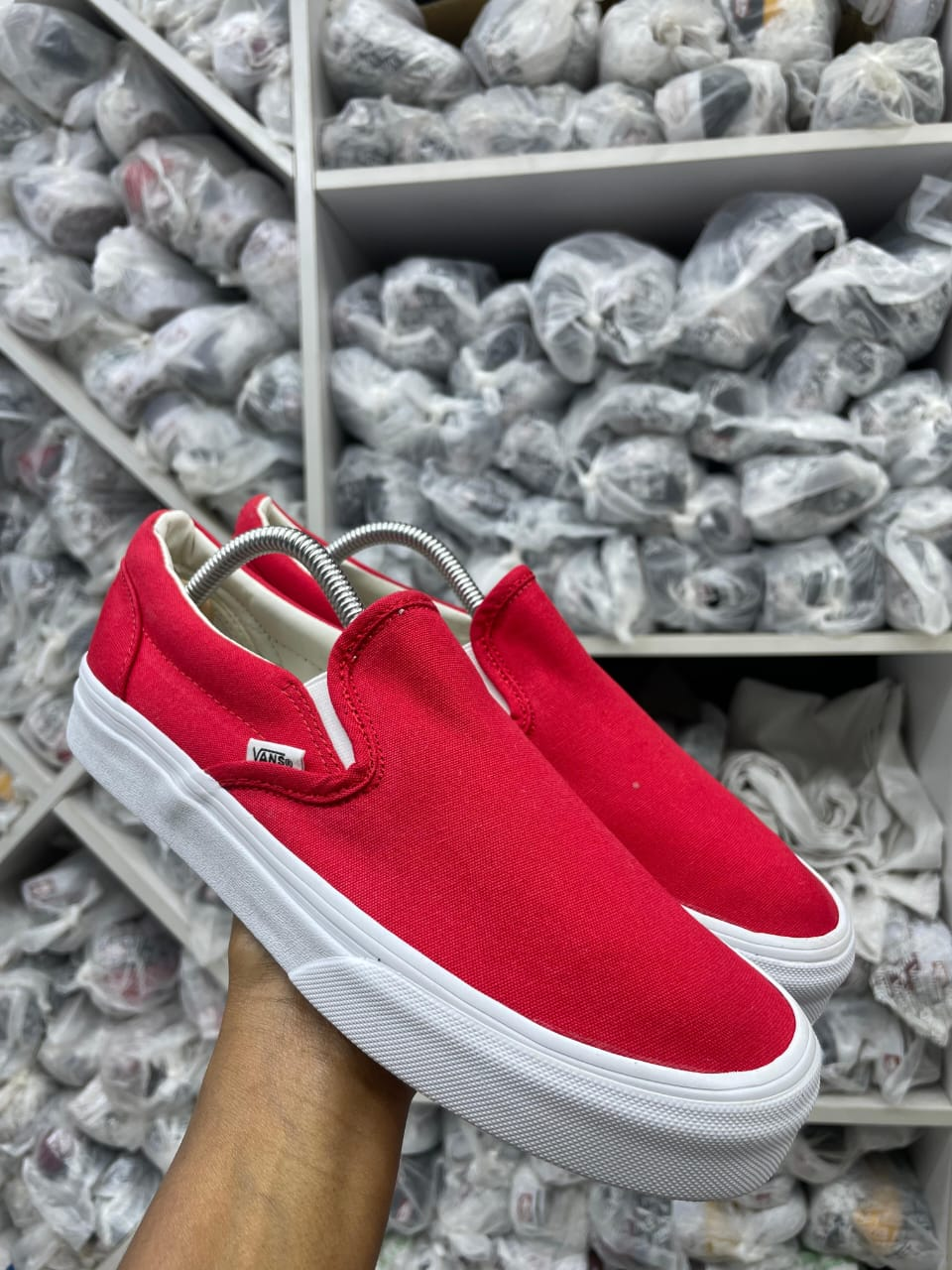 Fashion Vans LACELESS Plain Sneakers – Black Variants – Unisex Casual Shoes – Comfortable Everyday Wear – Durable Sole – Restocked Sizes 37–45