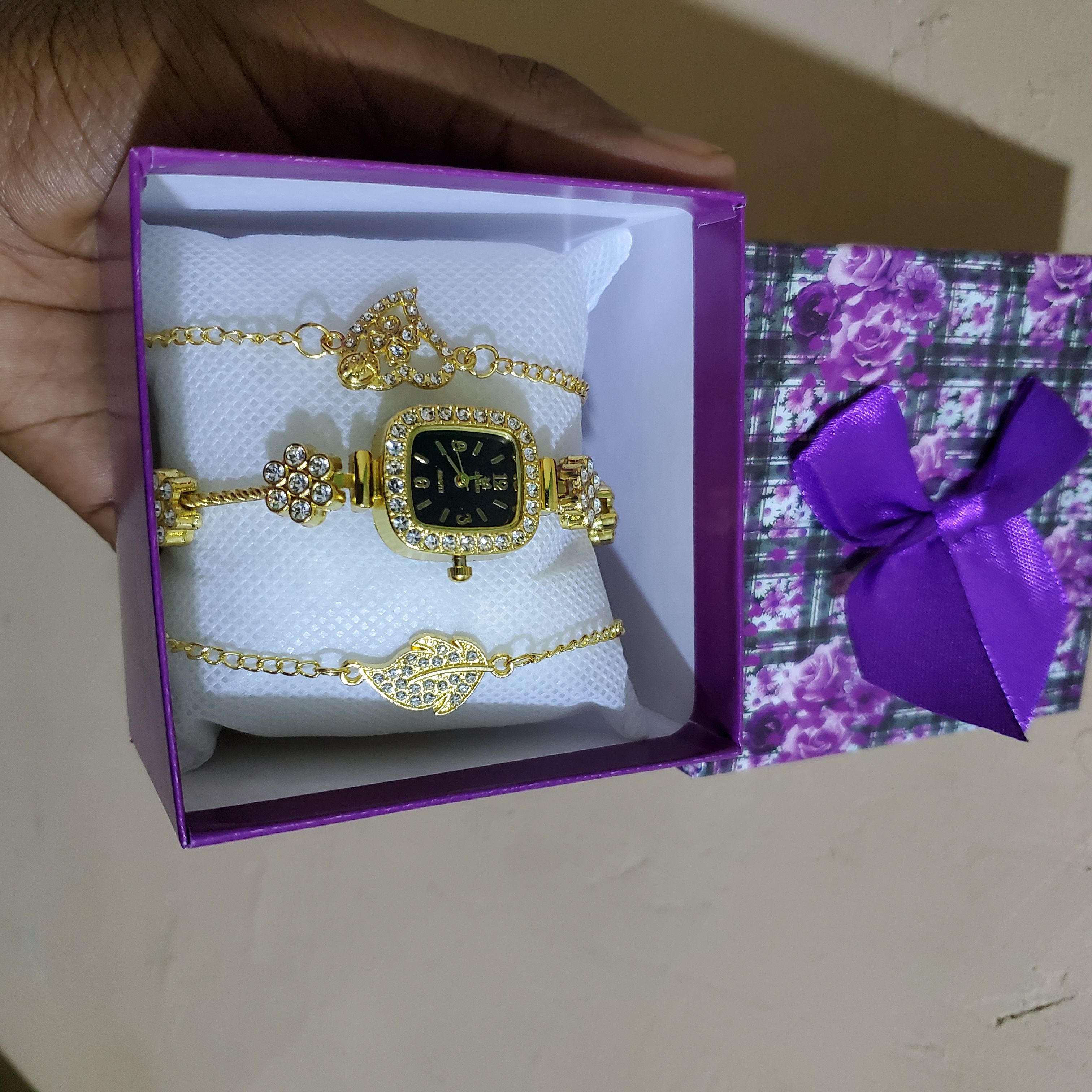 Ladies Fancy Wrist Watch Gift Set with 2 Matching Bracelets in Gold-Tone – Boxed Gift for Girlfriend, Friend, or Loved One – Perfect for Birthdays, Anniversaries & Special Occasions