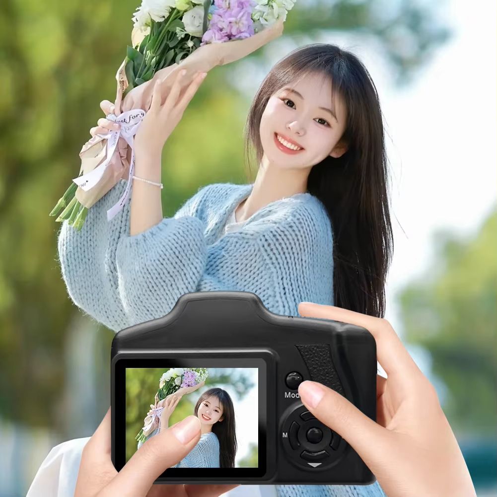16MP Digital Camera with 2.4 Inch LCD Screen Vlogging Camera 16X Digital Zoom Video Camera for Photography and Video