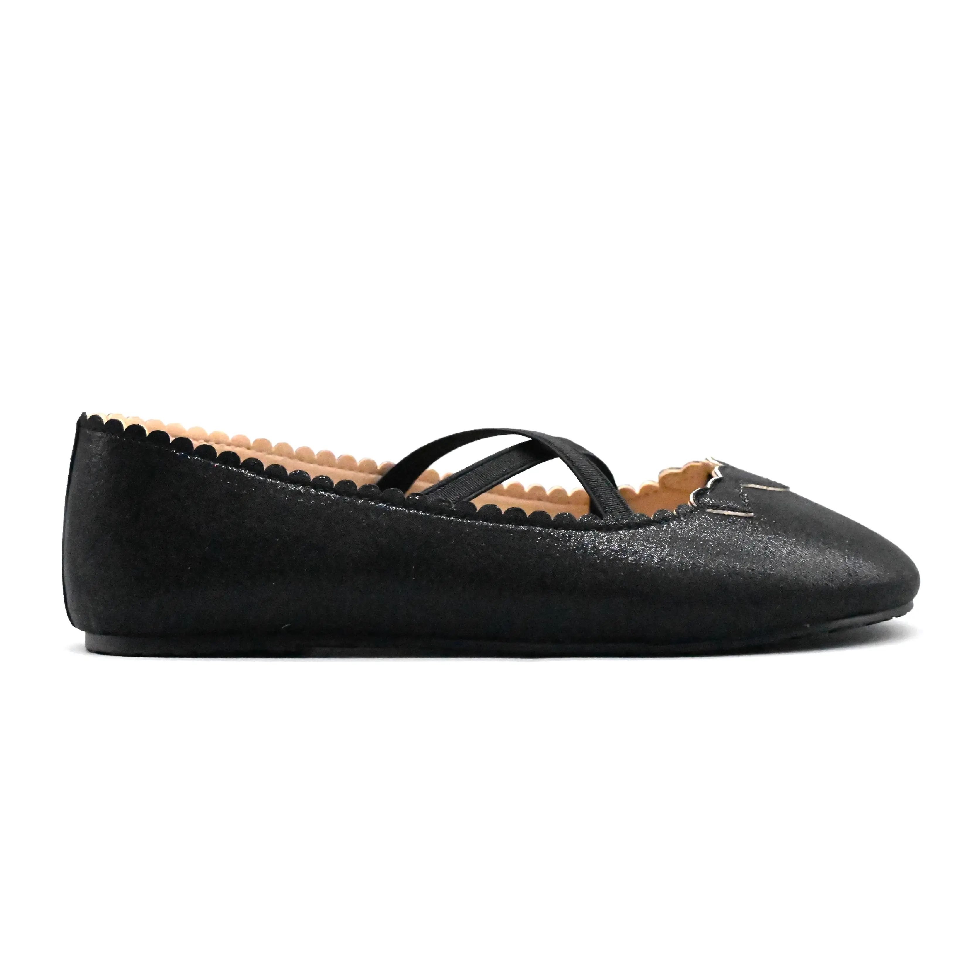 UMOJA Buggies Kendra Kids Shoes – Golden Heart & Black Twinkle Toes Mary Janes with crisscross straps, scalloped edges, and glitter. Elegant, comfy shoes for parties, school, and casual outings.