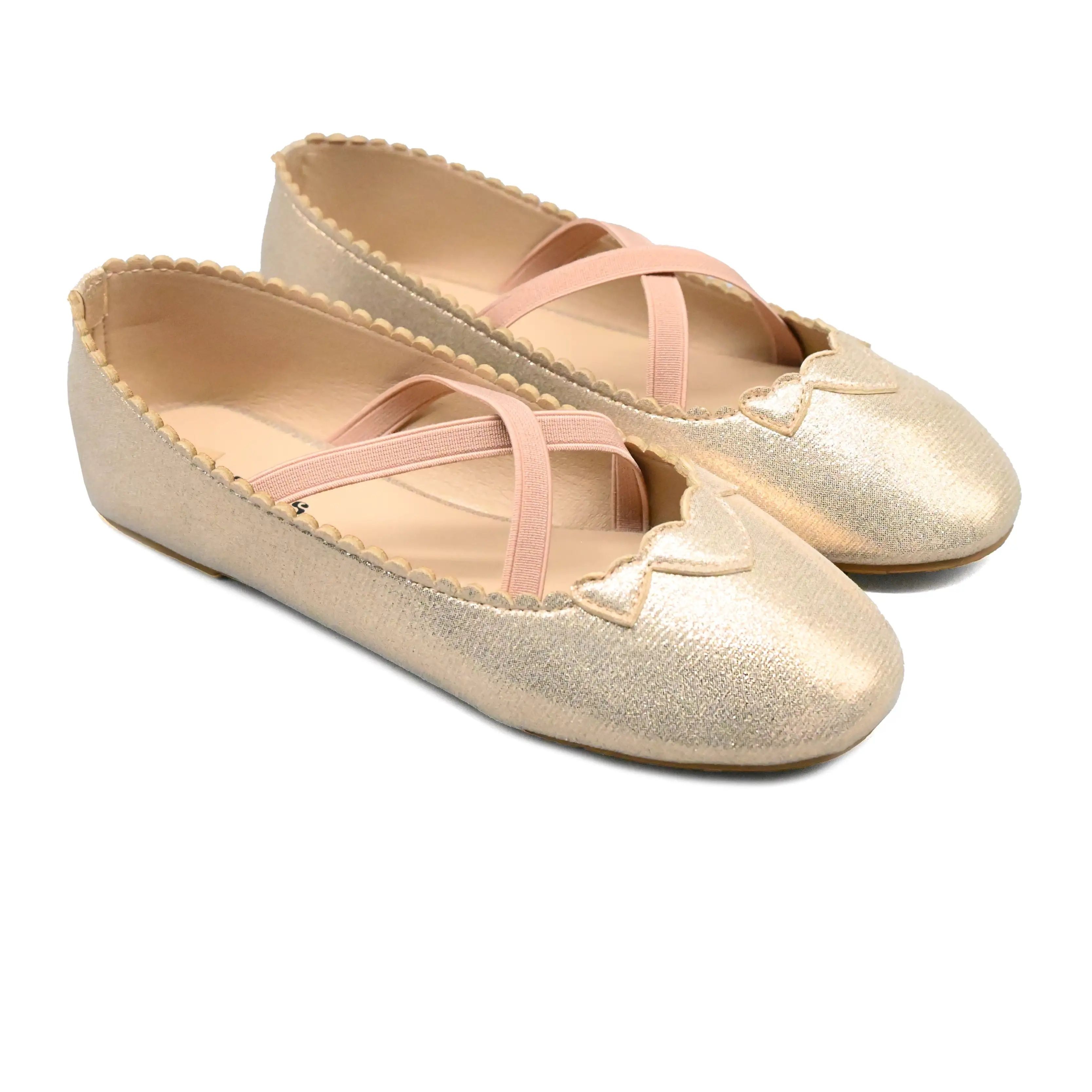 UMOJA Buggies Kendra Kids Shoes – Golden Heart & Black Twinkle Toes Mary Janes with crisscross straps, scalloped edges, and glitter. Elegant, comfy shoes for parties, school, and casual outings.