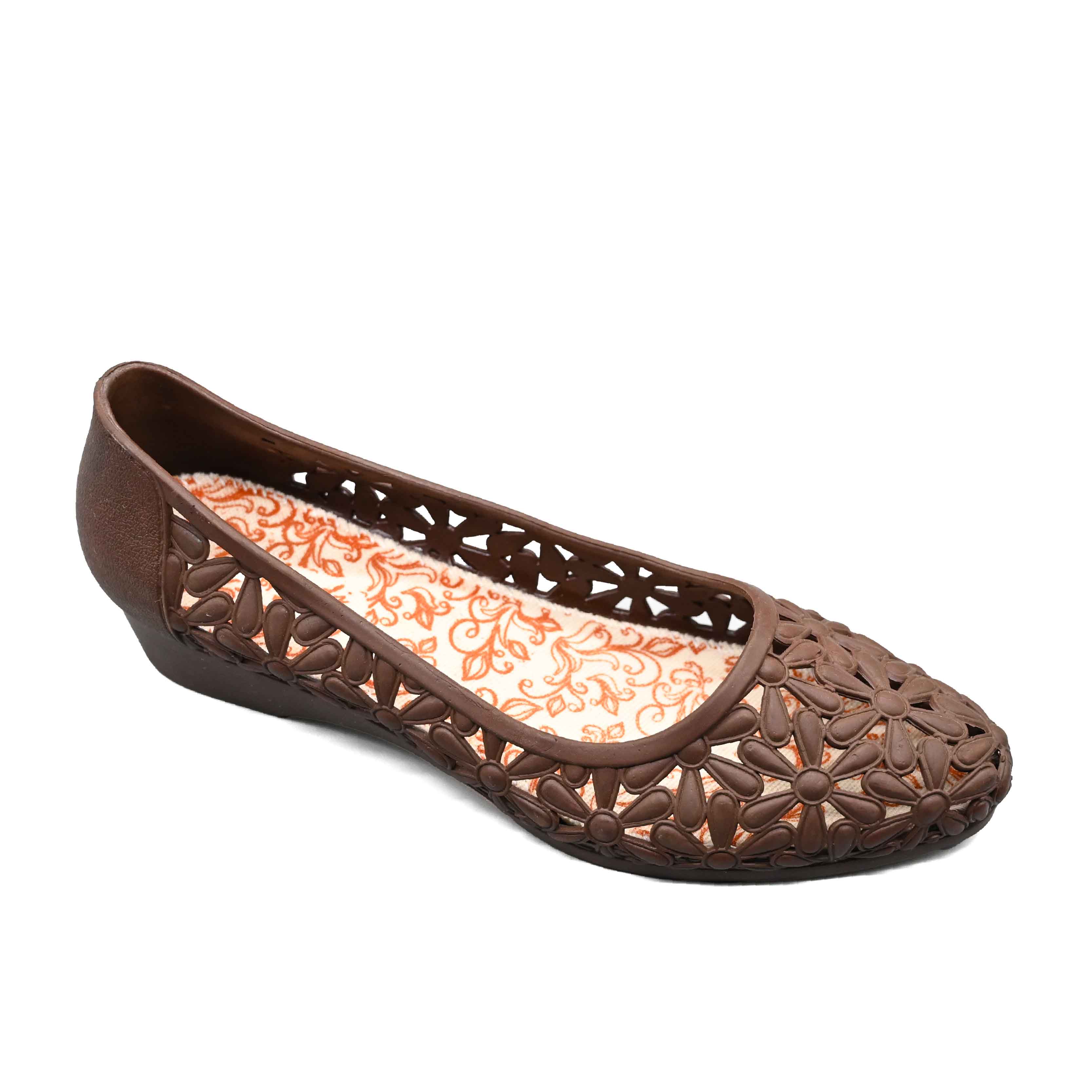 UMOJA Rita Flats by Umoja – Women’s Elegant PVC Ballet Flats with Floral Cut-Out Design & Cushioned Sole for Effortless All-Day Comfort