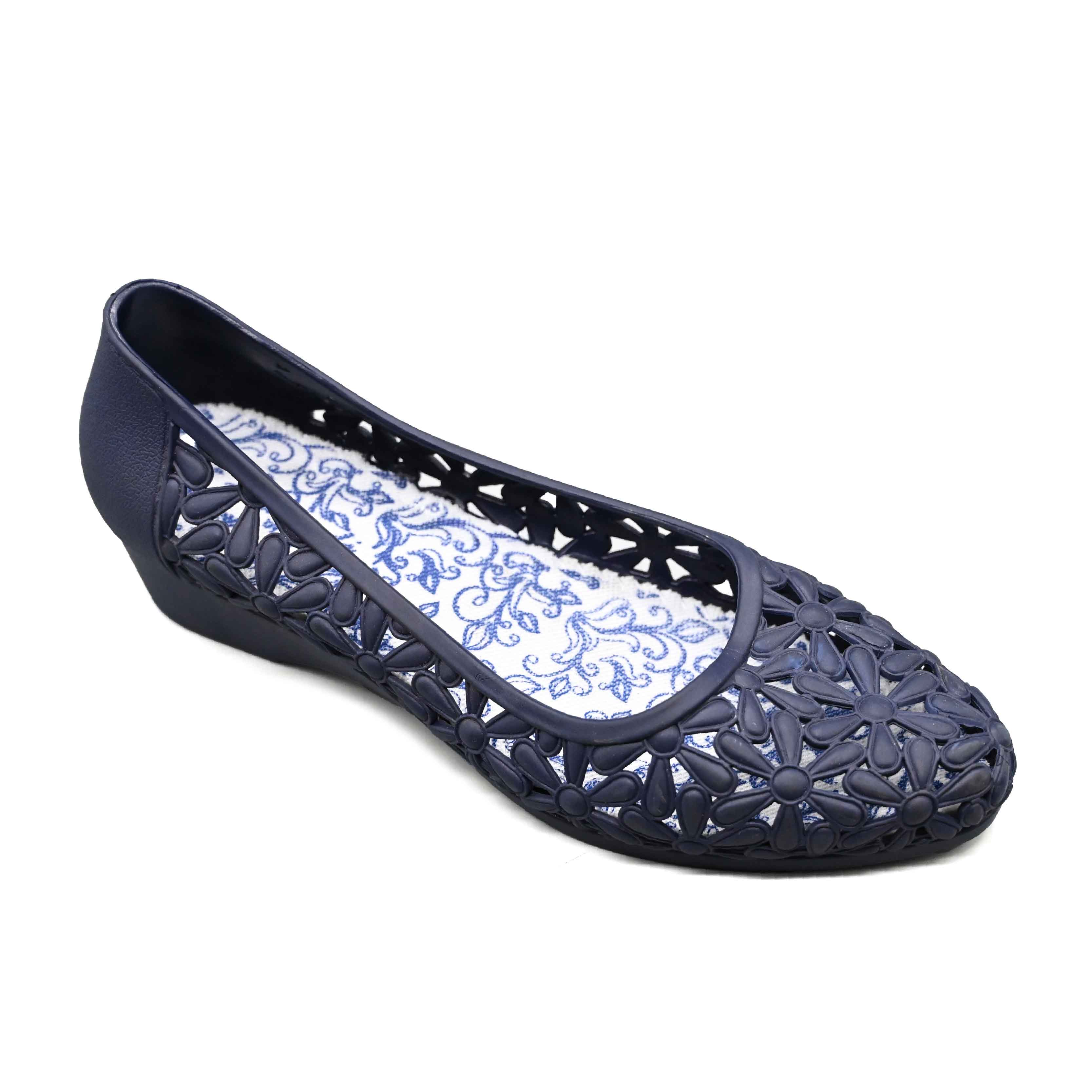 UMOJA Rita Flats by Umoja – Women’s Elegant PVC Ballet Flats with Floral Cut-Out Design & Cushioned Sole for Effortless All-Day Comfort