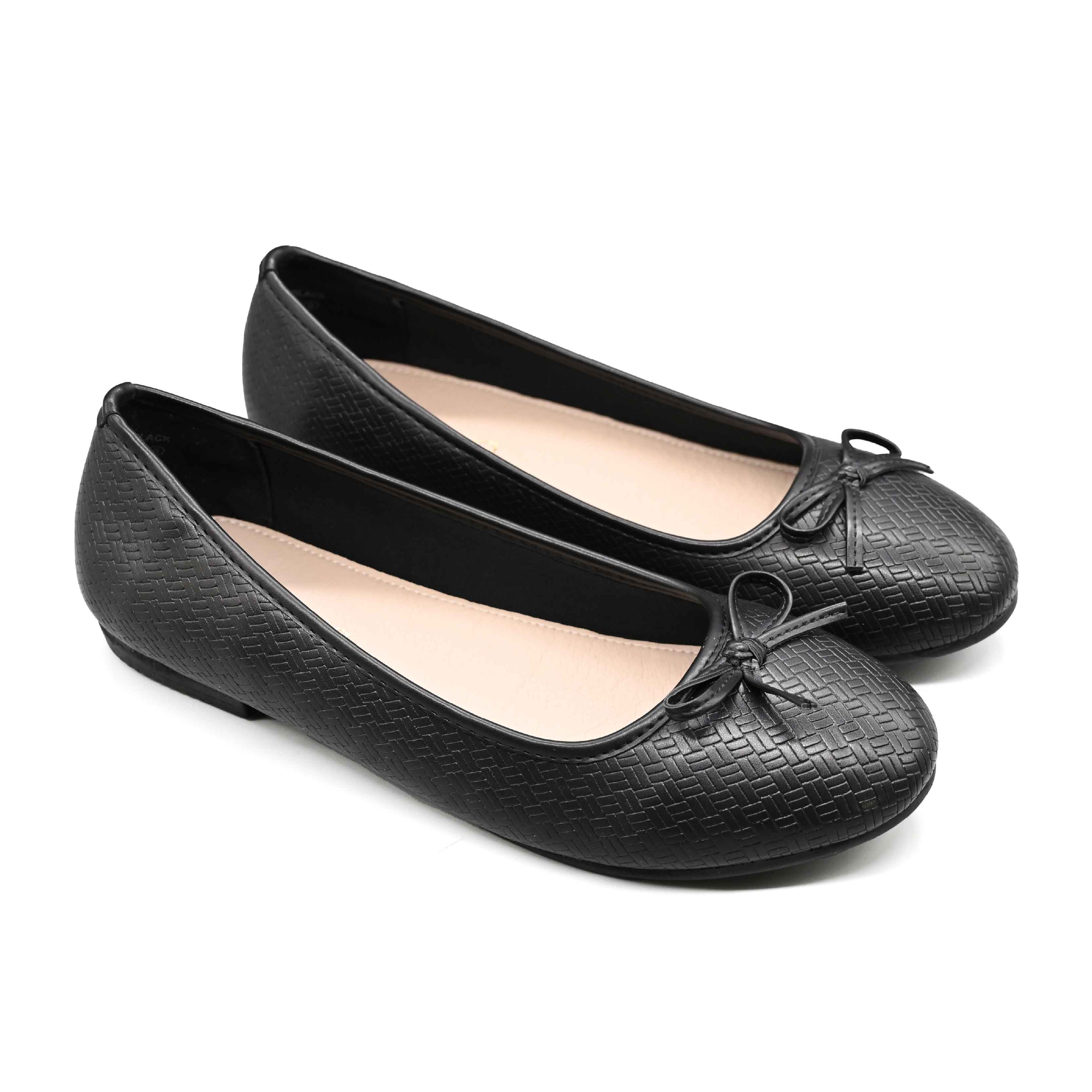 UMOJA Moxxa Opal Flats by Umoja – Women’s Woven PU Slip-On Flats with Cushioned PU+EVA Insole & Rubberised PVC Outsole for Effortless Everyday Elegance  Ladies Shoes