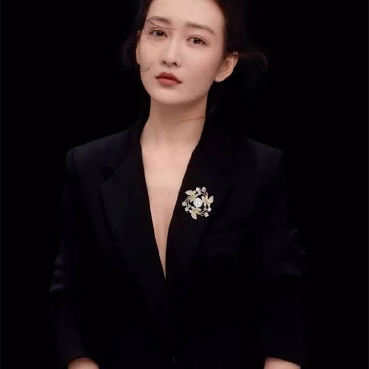 1pc Temperament butterfly wreath brooch fashion jewelry suit pin gemstone inlaid generous brooch