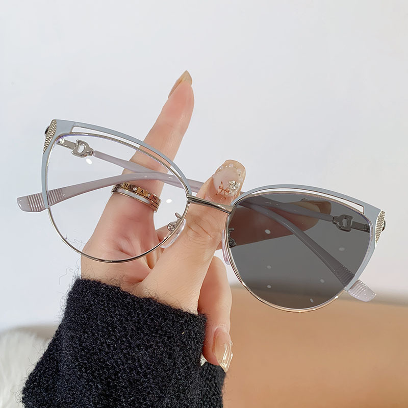 New Woman Metal Cat Eye Eyeglasses Frames for All Face Photochromic Glasses Anti Blue Light Eyewear