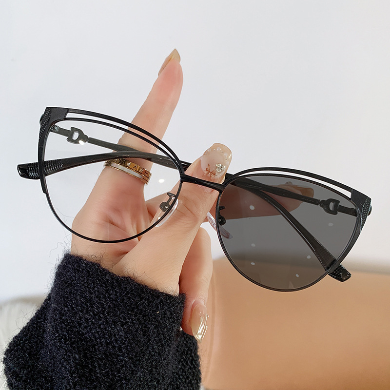 New Woman Metal Cat Eye Eyeglasses Frames for All Face Photochromic Glasses Anti Blue Light Eyewear