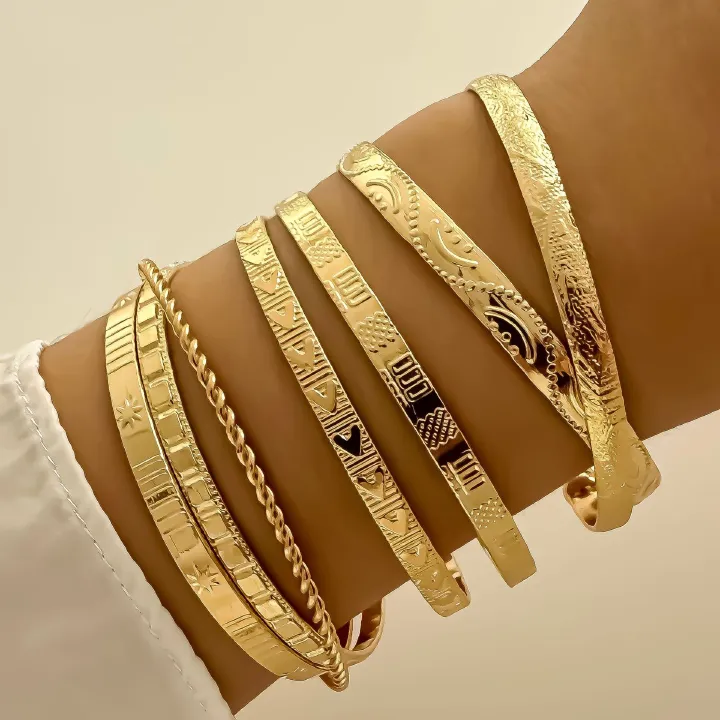7 Pcs/Set Punk Gold Color Bracelets for Women Streetwear Goth Heart Prints Metal Design Open Bangle
