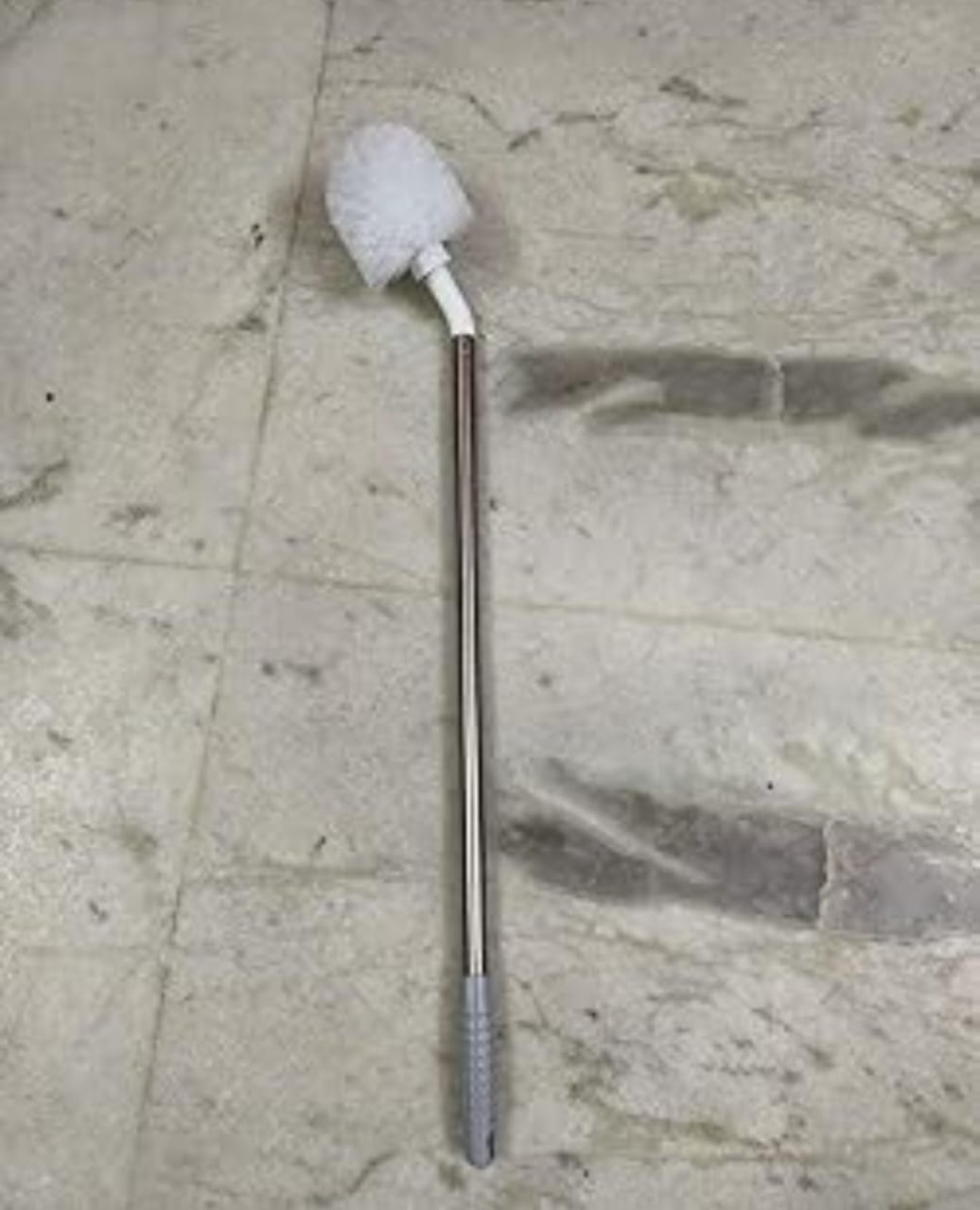 Bent Gallon Bottle Cleaning Brush – Long Handle Deep Cleaning Brush for Water Gallons, Jugs & Dispensers (White)