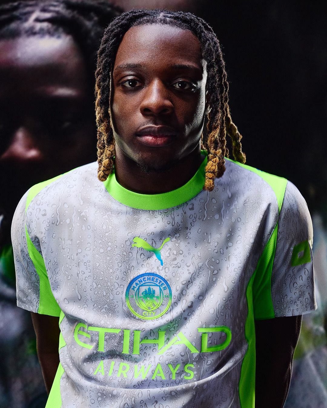 Man City Grey Neon Training Jersey – High-Visibility, Breathable, Athletic Kit Built for Speed, Comfort & Daily Performance