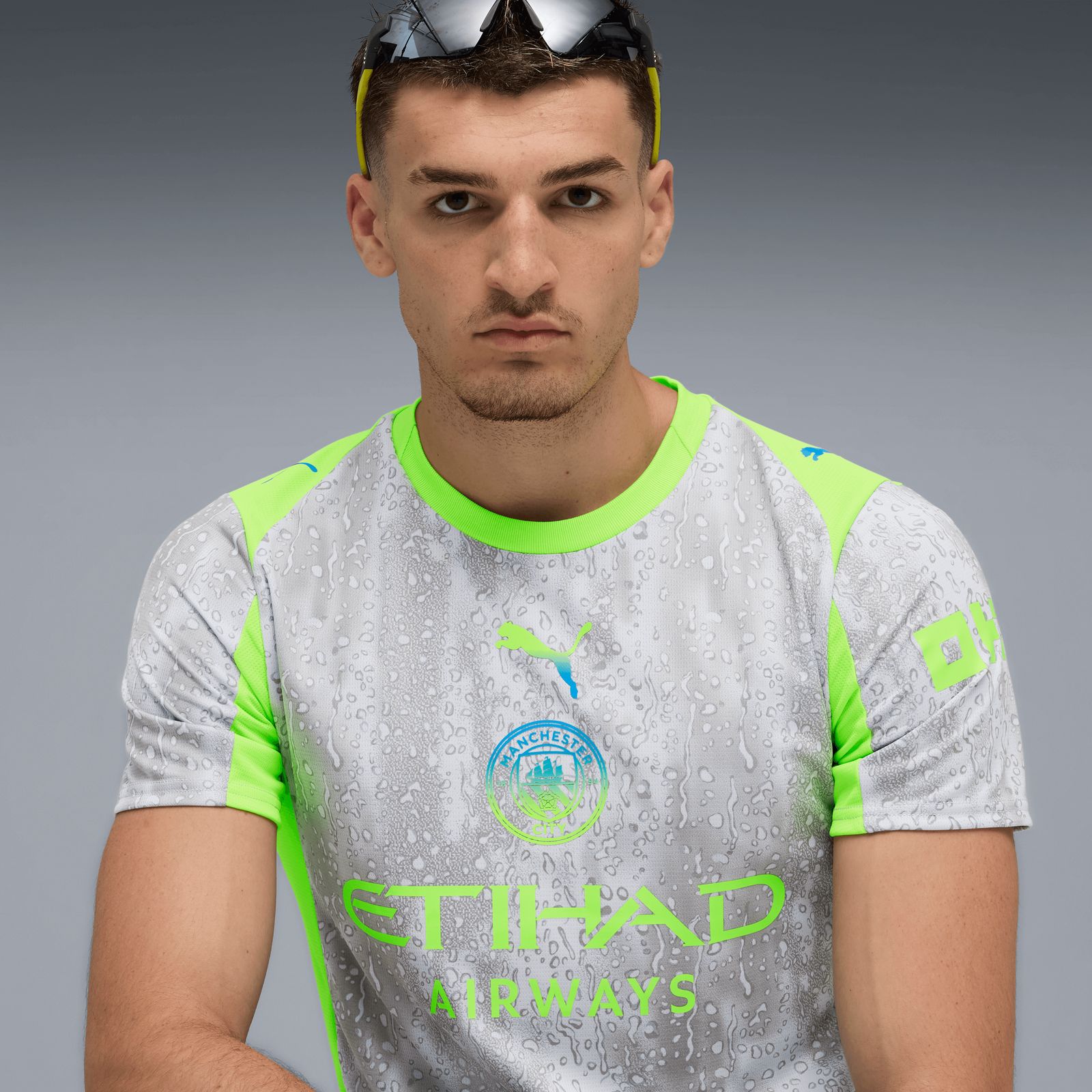 Man City Grey Neon Training Jersey – High-Visibility, Breathable, Athletic Kit Built for Speed, Comfort & Daily Performance