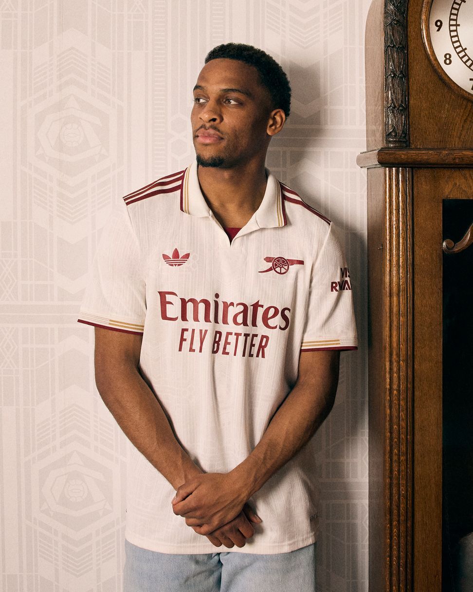 Arsenal 25/26 White Away Football Jersey – Lightweight, Performance-Driven Soccer Shirt for Matches, Training & Daily Wear