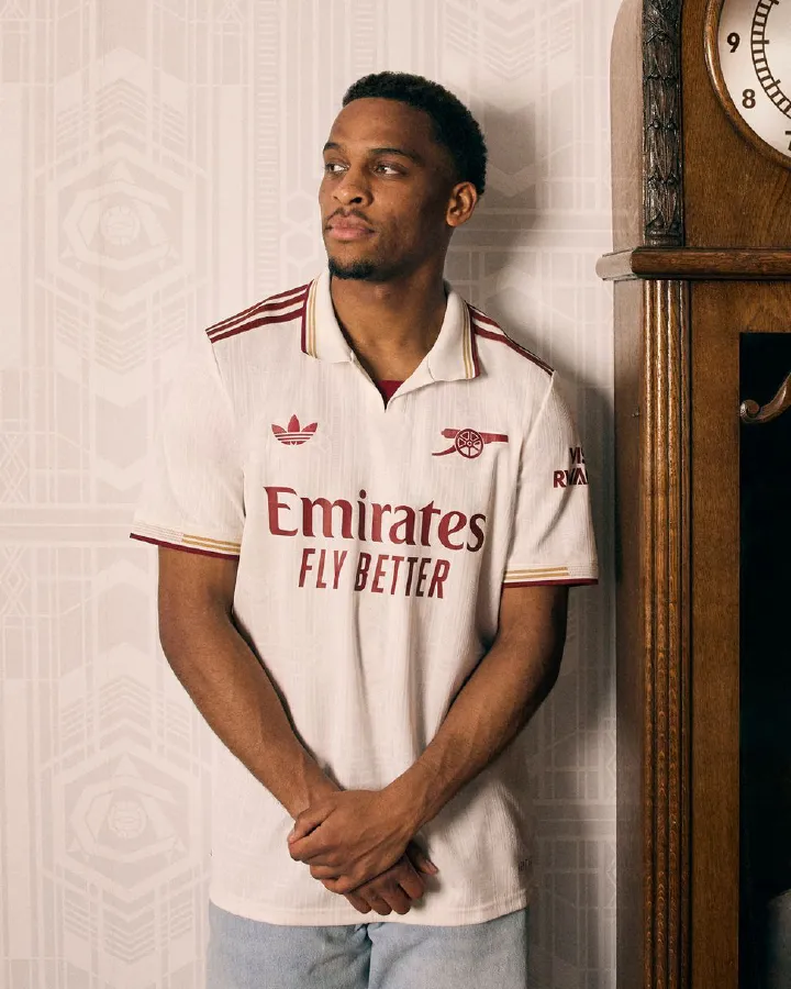 Arsenal 25/26 White Away Football Jersey – Lightweight, Performance-Driven Soccer Shirt for Matches, Training & Daily Wear