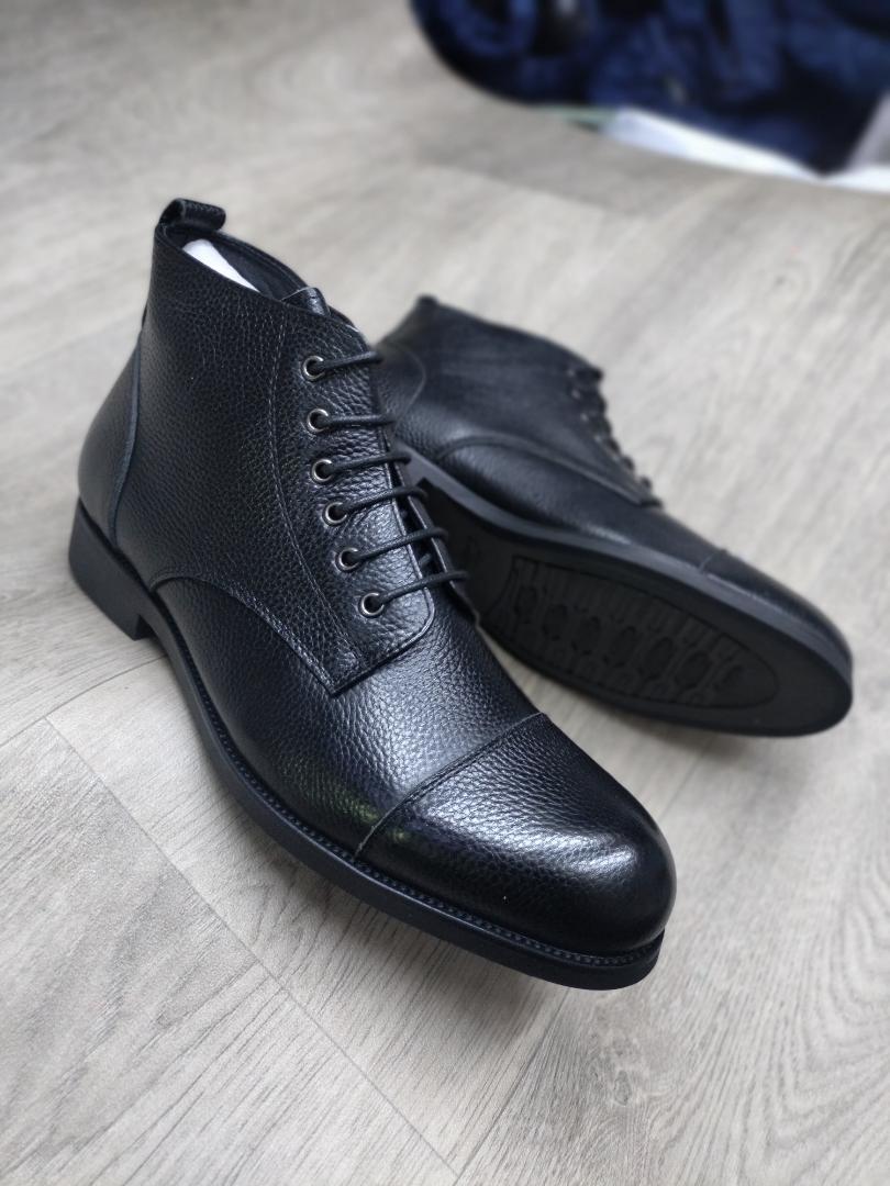 Clarks Men's Classic Black Textured Leather Ankle Boots | Official Shoes (Best Shop for Quality Shoes, Sneakers, Casuals, Boots, Oxfords, Officials and Shoe Accessories)