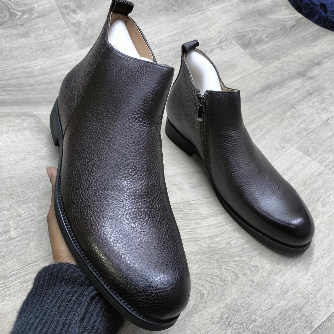 Clarks Men's Classic Slip on Leather Ankle Boots | Official Shoes (Best Shop for Quality Shoes, Sneakers, Casuals, Boots, Oxfords, Officials and Shoe Accessories)