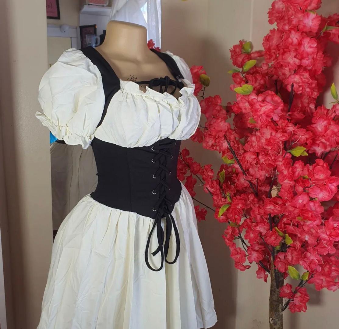 Scarlet Darkness Women Vintage Overbust Renaissance Corset Bustier Bodyshaper Tops
with Dress