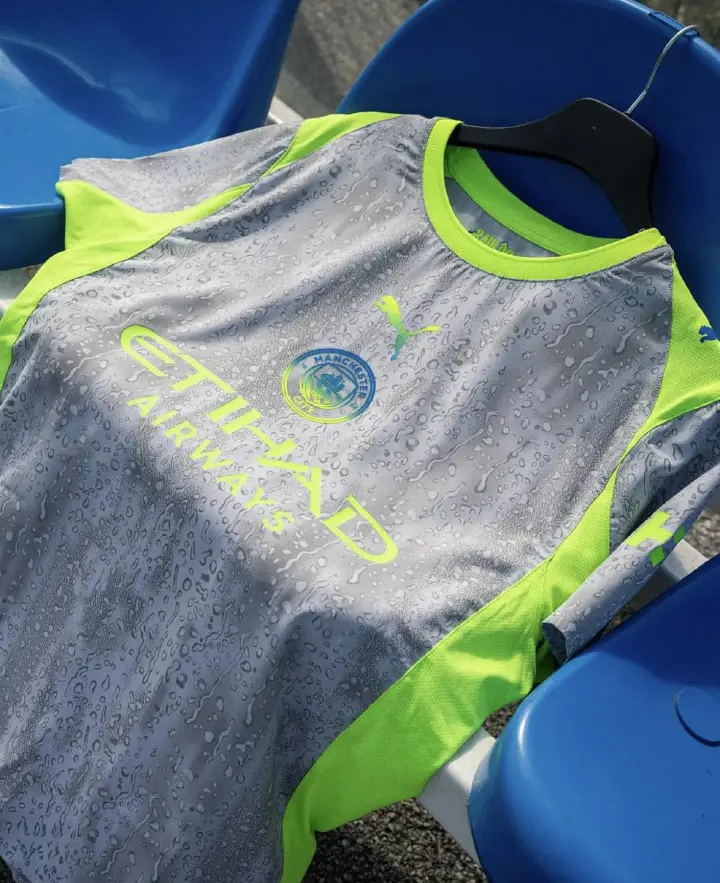 Men’s Manchester City Performance Grey & Neon Football Jersey – Durable, Comfortable Kit for Active Sports for everyday life wear