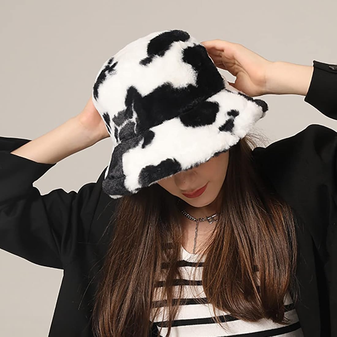 🧢 Fluffy Bucket Hat – Trendy Soft Fur Cap, Warm Stylish Fashion Hat for Women & Men. 🧢 Fluffy Bucket Hat – Trendy Soft Fur Cap, Warm Stylish Fashion Hat for Women & Men